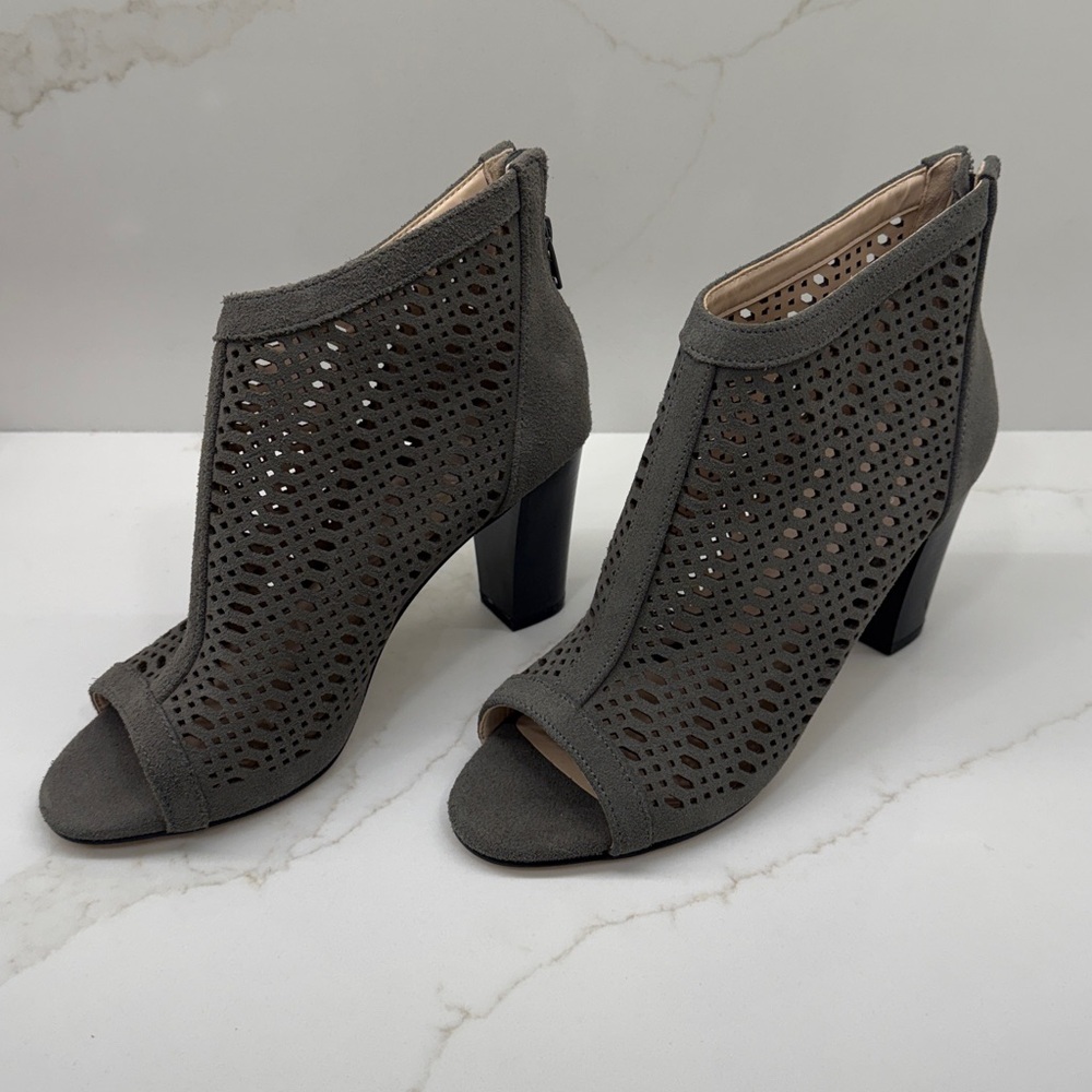 Brooks Brothers Perforated Gray Heeled Boots